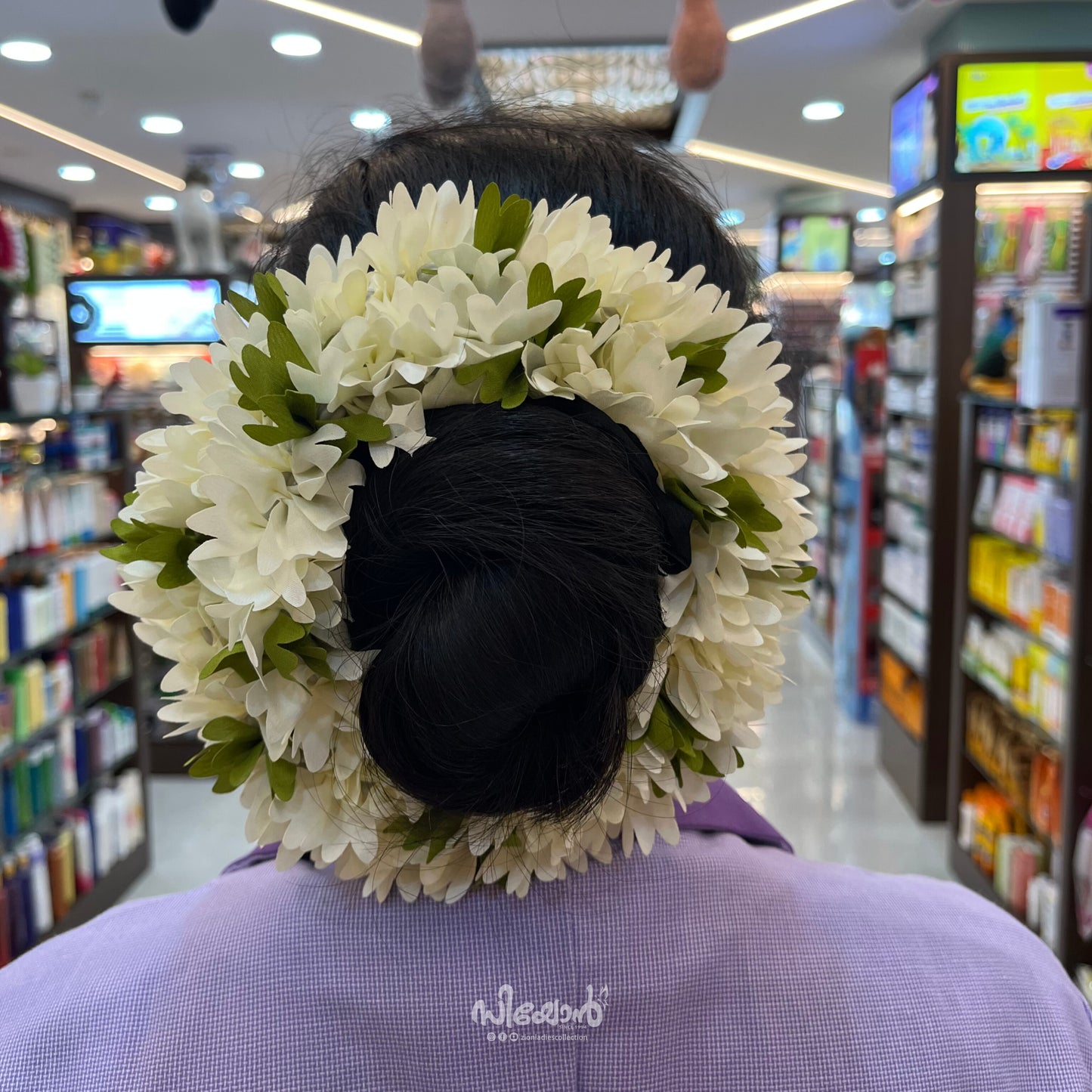 White Green Tulsi 02 - Hair Styling Flower Mala - 1 Metre