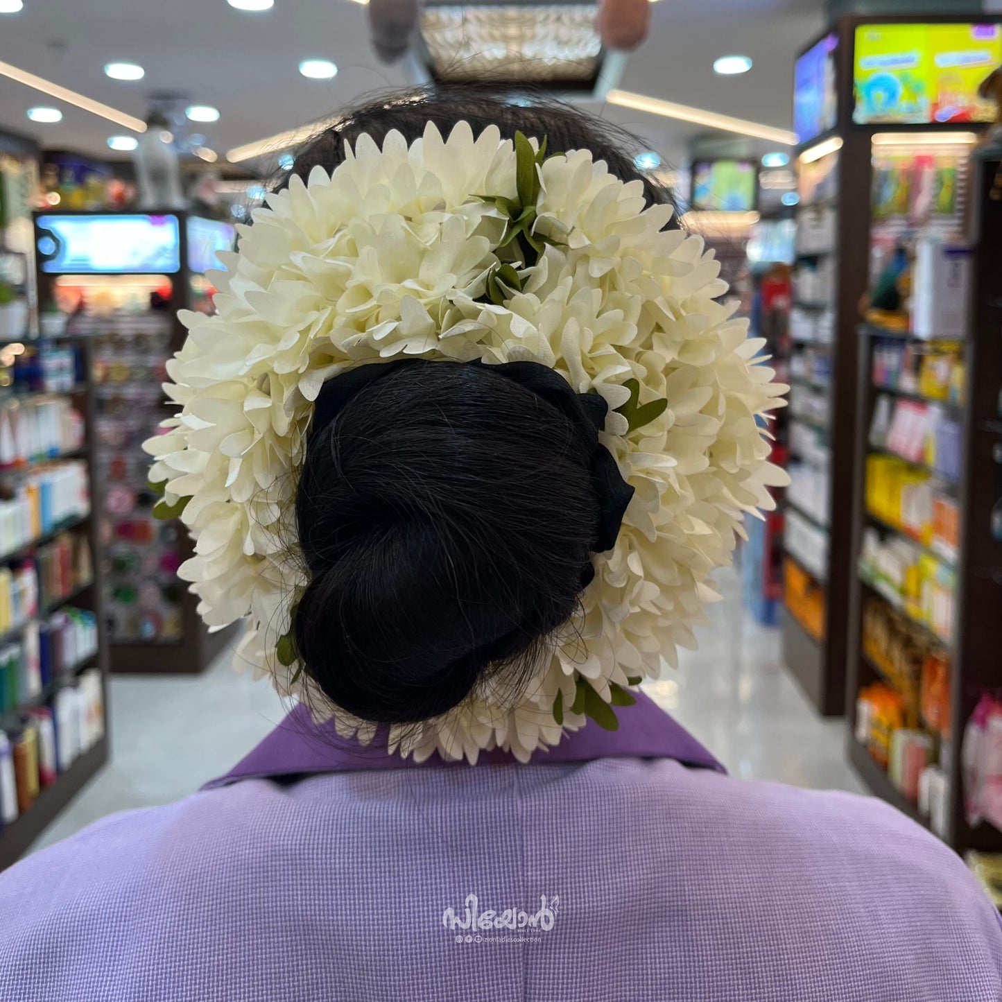 White Green Tulsi 01 - Hair Styling Flower Mala - 0.6 Metre (2 Feet)