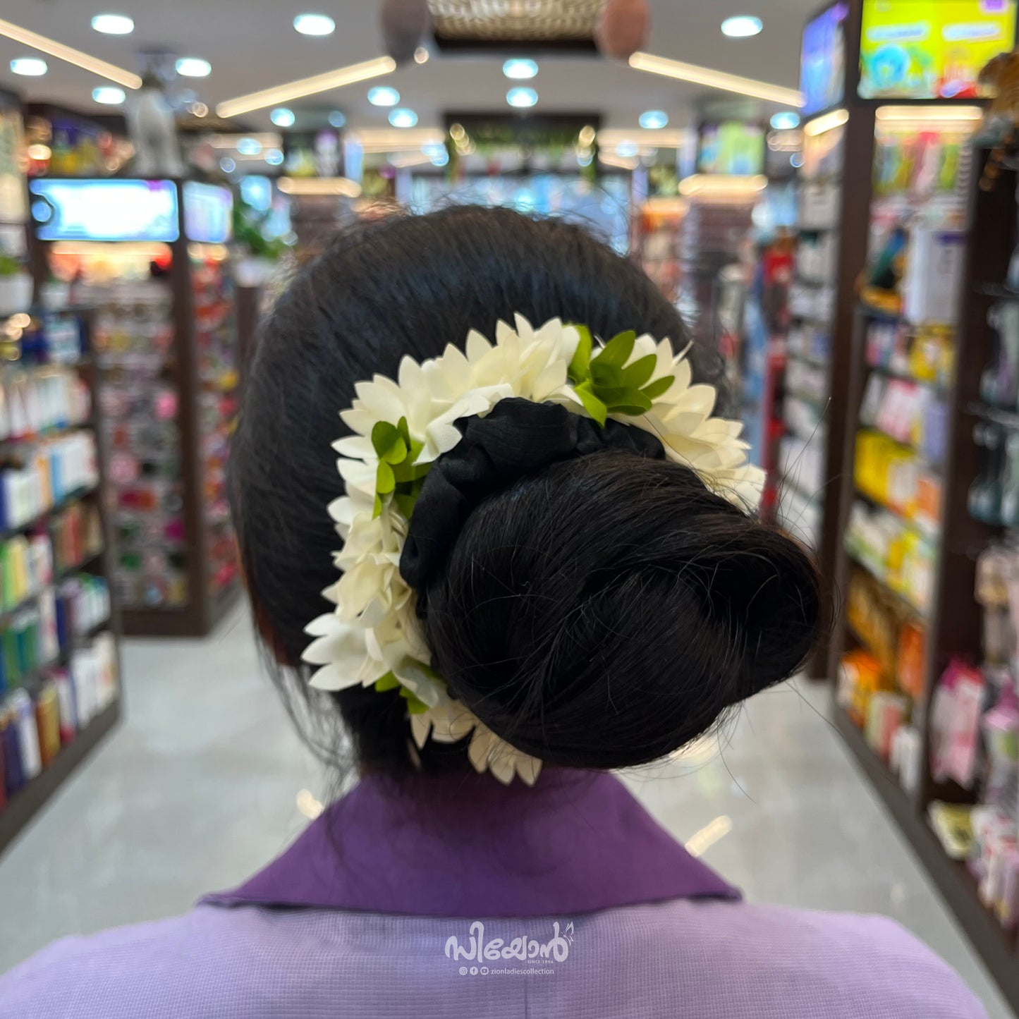 White Green Tulsi 02 - Hair Styling Flower Mala