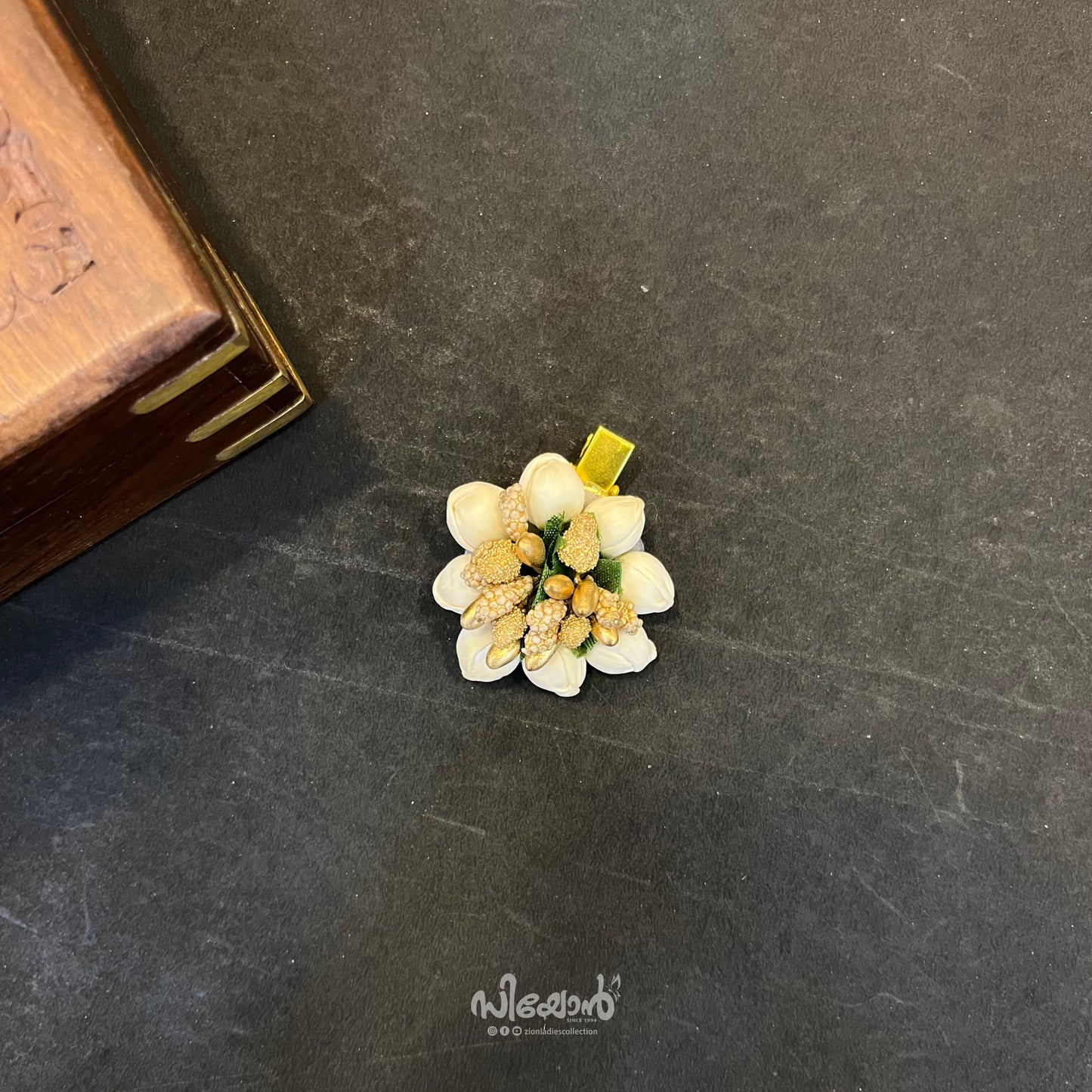 Jasmine Bud Alligator Clip - Golden
